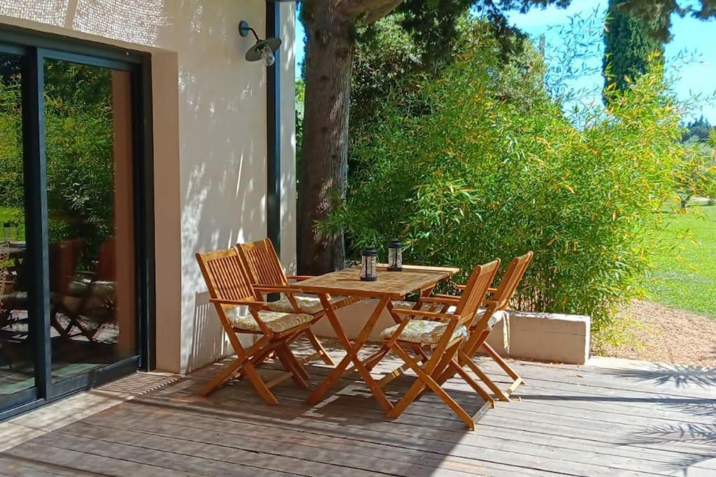 Gite Cosy Au Coeur Du Luberon Lagnes Екстериор снимка