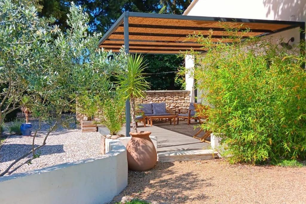 Gite Cosy Au Coeur Du Luberon Lagnes Екстериор снимка